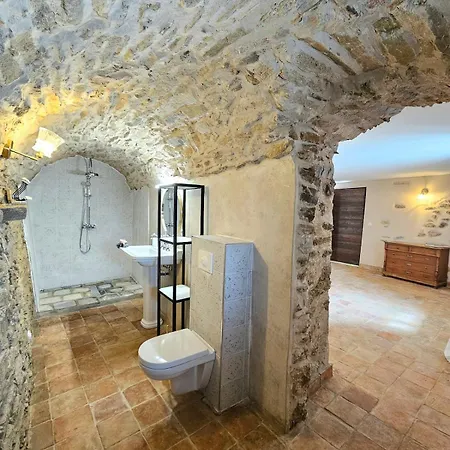 Magnifique Avec Piscine- Hauteurs De Villa *