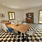 Villa Magnifique Avec Piscine- Hauteurs De *