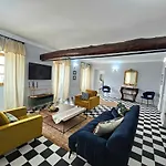 Magnifique Avec Piscine- Hauteurs De Villa *