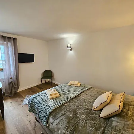 Magnifique Avec Piscine- Hauteurs De *