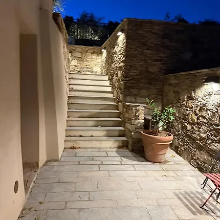 Magnifique Avec Piscine- Hauteurs De