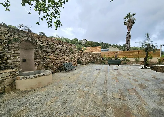 Magnifique Avec Piscine- Hauteurs De 别墅