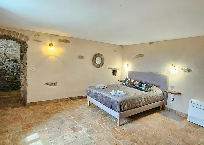 Magnifique Avec Piscine- Hauteurs De 别墅 *