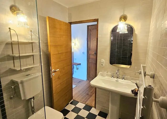 Magnifique Avec Piscine- Hauteurs De 别墅 *