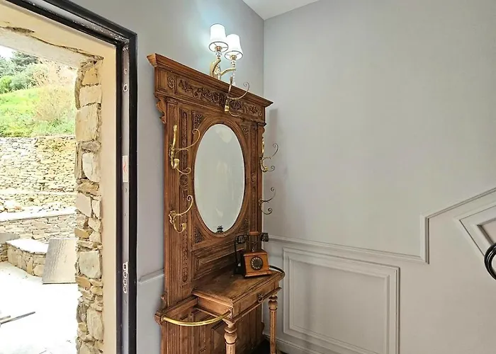 Magnifique Avec Piscine- Hauteurs De *