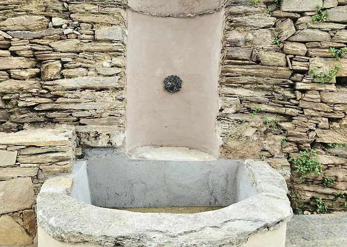 Magnifique Avec Piscine- Hauteurs De *