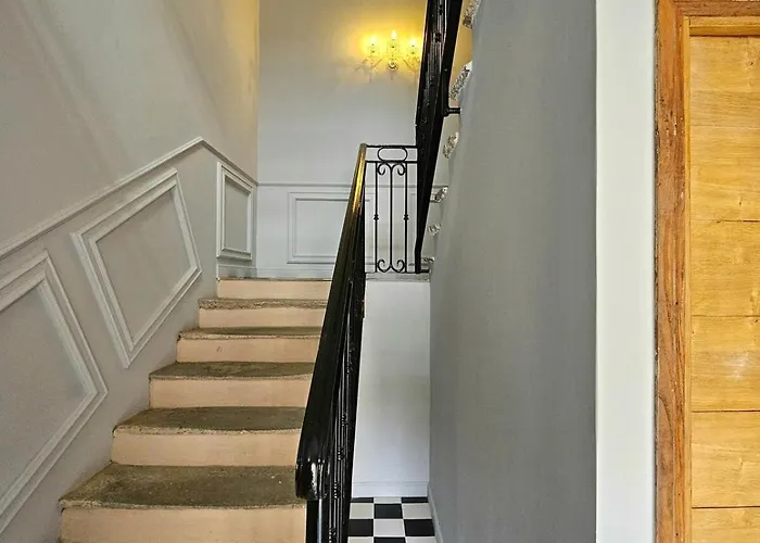 Magnifique Avec Piscine- Hauteurs De